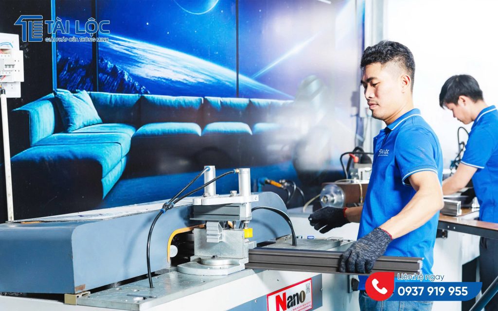Dây chuyền thiết bị máy móc sản xuất cửa nhôm cao cấp Dây chuyền thiết bị máy móc sản xuất cửa nhôm cao cấp