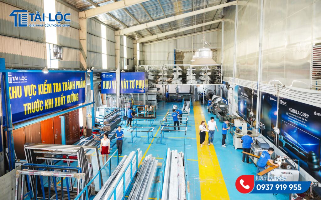 Nhà máy sản xuất & thi công cửa nhôm cao cấp với dây chuyền trang thiết bị hiện đại Nhà máy sản xuất & thi công cửa nhôm cao cấp với dây chuyền trang thiết bị hiện đại