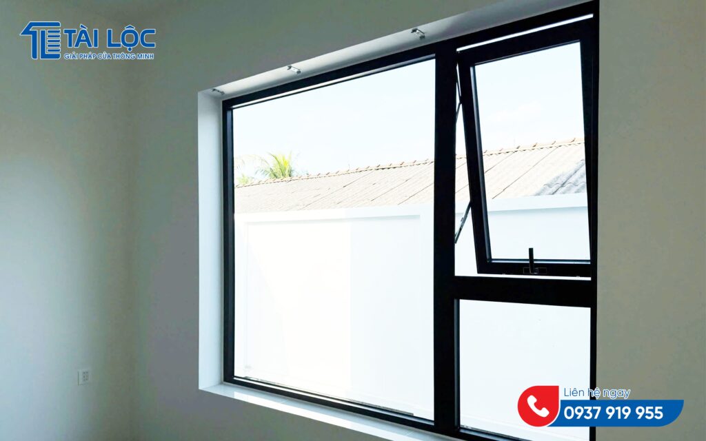 Cửa sổ mở hất & Vách kính - Tối ưu ánh sáng và lưu thông gió Cửa sổ mở hất & Vách kính - Tối ưu ánh sáng và lưu thông gió