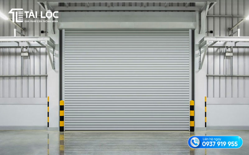 Cửa cuốn siêu trường Austdoor ST100 – Giải pháp cho ô cửa kích thước lớn 