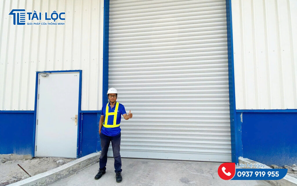 Cửa thép chống cháy và cửa cuốn siêu trường Cửa thép chống cháy và cửa cuốn siêu trường