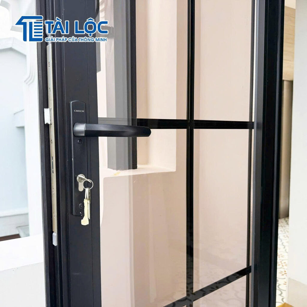 Cửa nhôm Maxpro hệ 83 kết hợp đồng bộ với phụ kiện Cmech Cửa nhôm Maxpro hệ 83 kết hợp đồng bộ với phụ kiện Cmech
