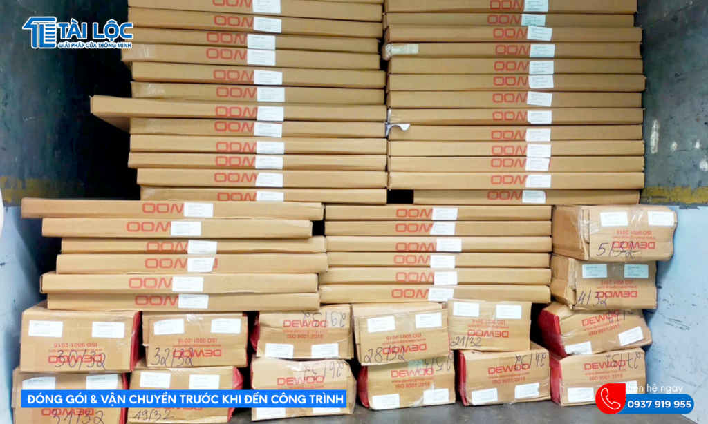 Khâu đóng gói & vận chuyển cửa nhựa Dewoo trước khi đến công trình Khâu đóng gói & vận chuyển cửa nhựa Dewoo trước khi đến công trình